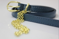 As correias bronzeados do plutônio de pano do leopardo da marinha, costurando cercam a corrente do ouro para meninas