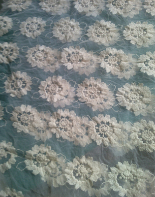 O organza puro do algodão bordou o vestuário Eco da tela do laço da flor amigável
