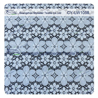 Guarnição floral azul elástica da tela do laço do Spandex de nylon para a senhora Vestuário