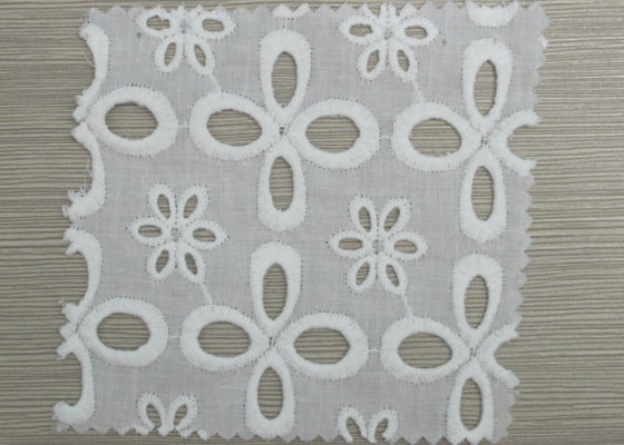 O ilhó elástico decorativo feito sob encomenda recolheu a tela do laço do bordado da guarnição do laço
