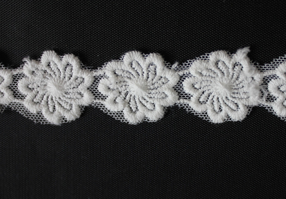 Teste padrão de flor decorativo bordado algodão da guarnição 2.5cm do laço com cor de tingidura