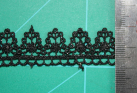 Largura decorativa solúvel em água poli de Dyeable 2cm da guarnição do laço na cor branca/preto