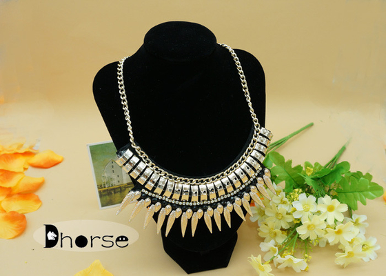 Colar frisada do colar da indicação robusta decorativa do ouro para o terno das senhoras