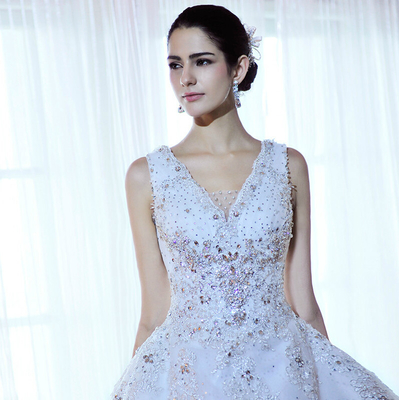 Vestidos de casamento frisados luxuosos do cristal de rocha, vestidos de casamento inchado do tule das mulheres