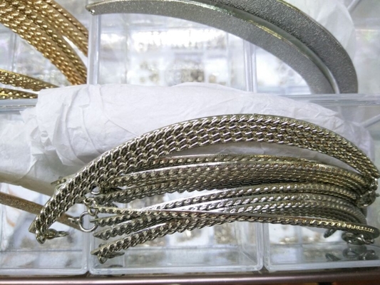 Guarnição parcialmente oval Eco-Amigável do metal da forma da liga para a forma de prata das decorações