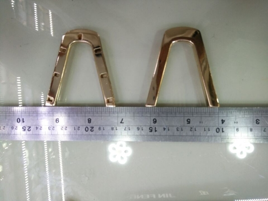 A guarnição diversa do tapume do metal de v decorou a roupa especialmente 4,5" nacional da largura