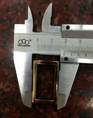 Guarnição do metal da barra de metal para o vestuário e a correia forma de 1.9cm x de 3.2cm