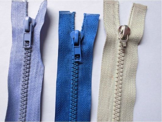 Os zíperes feitos sob encomenda resina de prata plástica branca/azul puxam para a roupa 5#