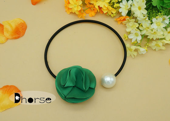 As colares frisadas feitos a mão da pérola grande verde da flor da tela, colar perlaram a colar