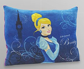 Coxins azuis bonitos e descansos do luxuoso de Disney Cinderella para crianças