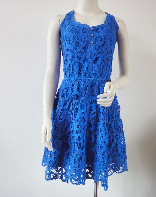 O vestido bordado azuis marinhos do algodão da roupa de forma das senhoras para mulheres com parte traseira do piloto projeta